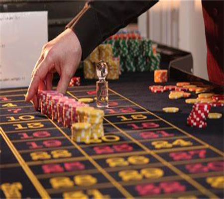 Làm Thế Nào Để Kiếm Tiền Lớn Từ Poker Texas Hold'em?